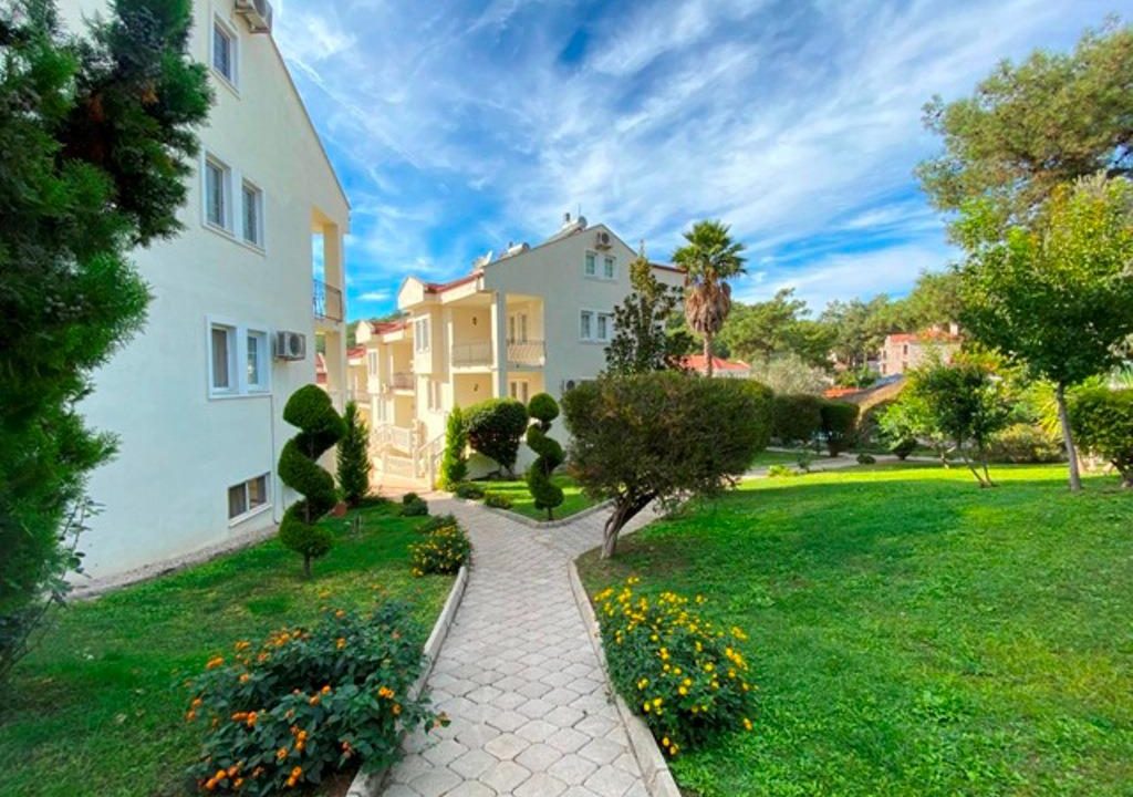 ocean wide apartment 1.jpg15