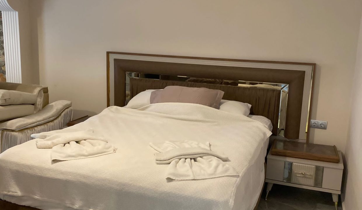 liam lycian apartment.jpg16