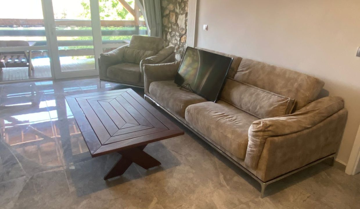 liam lycian apartment.jpg22