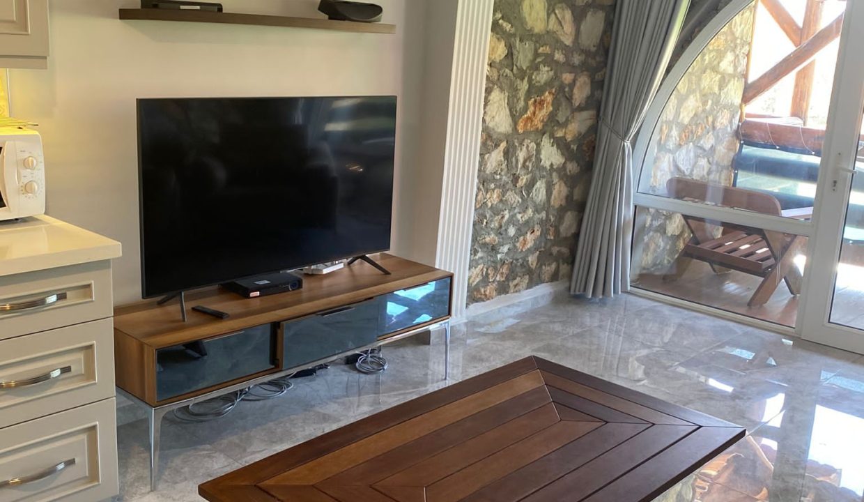 liam lycian apartment.jpg6