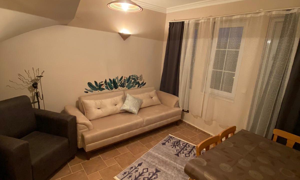 palm grove apartment.jpg17
