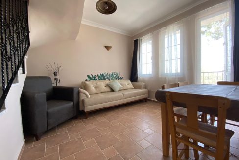 palm grove apartment.jpg4