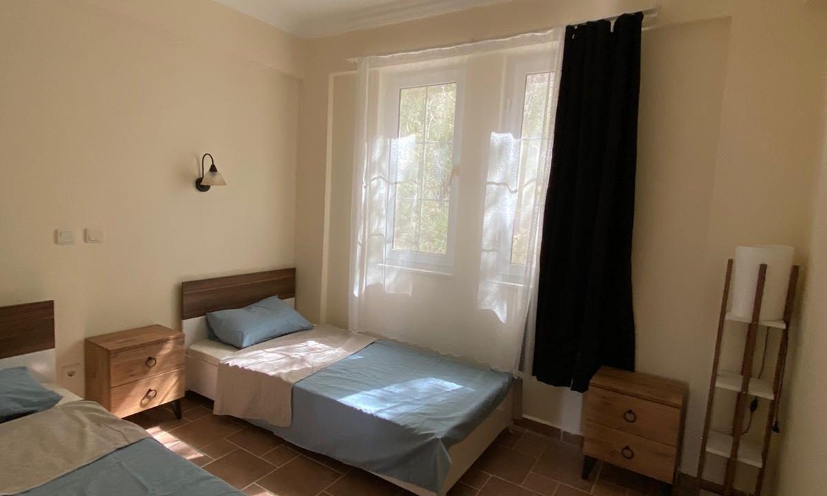 palm grove apartment.jpg7