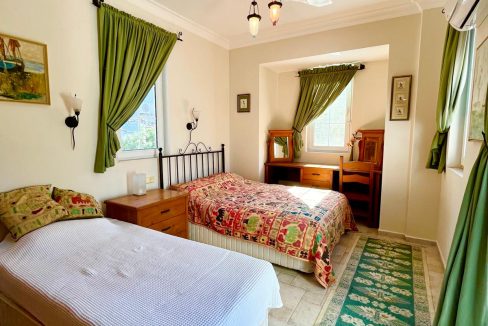 sue cats villa.html15