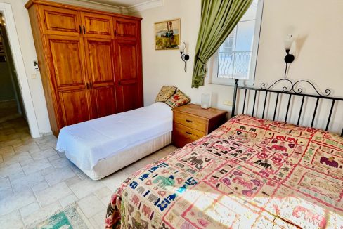 sue cats villa.html20