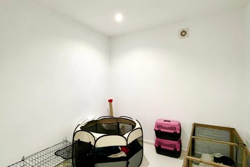 sue cats villa.html34