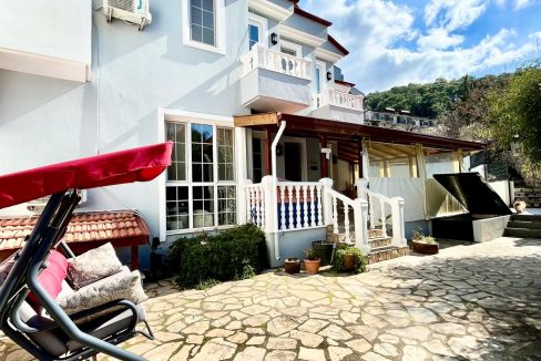 sue cats villa.html40