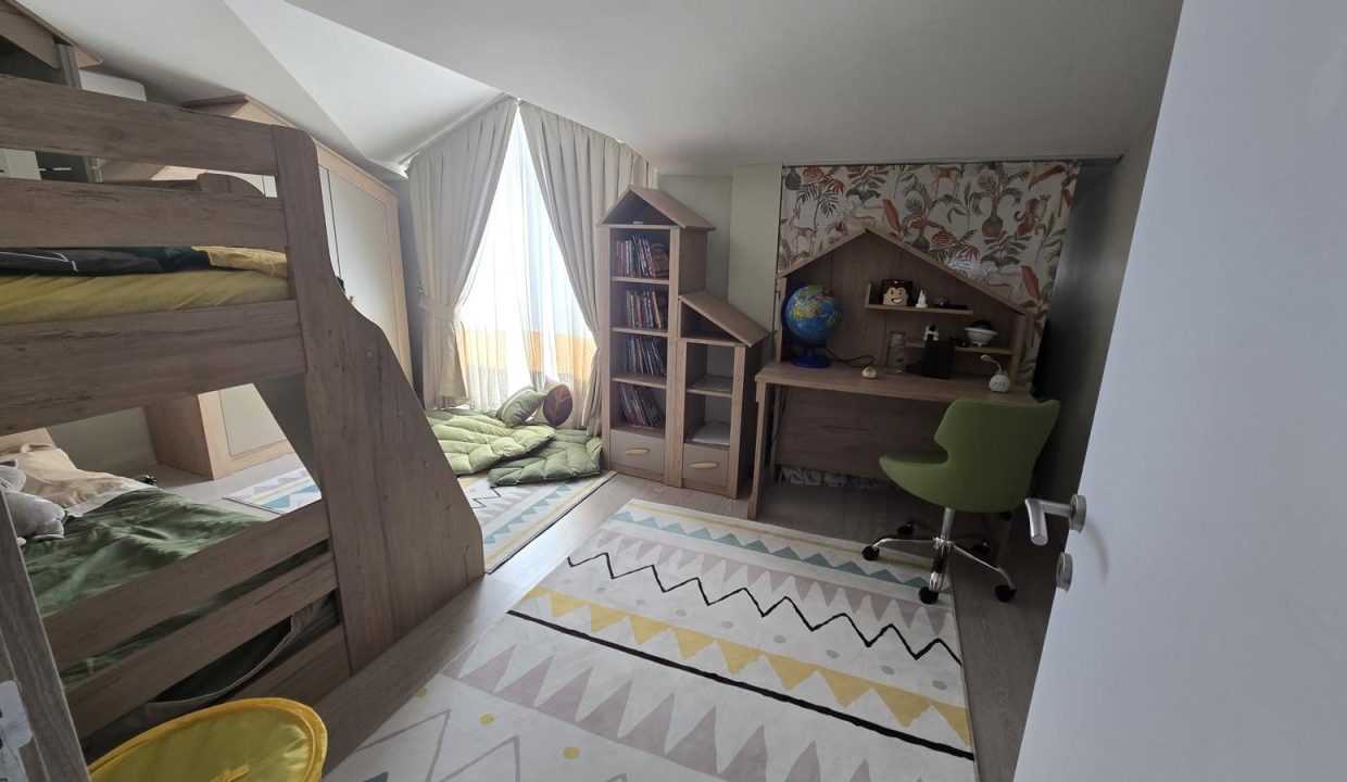 avm apt 4