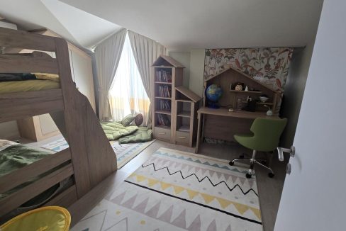 avm apt 4