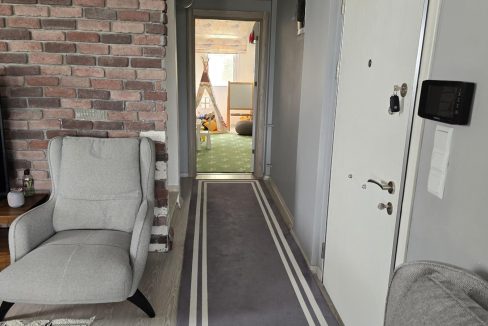 avm apt 9