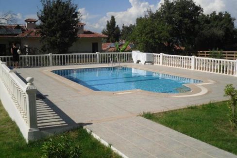 james sevan 2 bed apart.jpg200