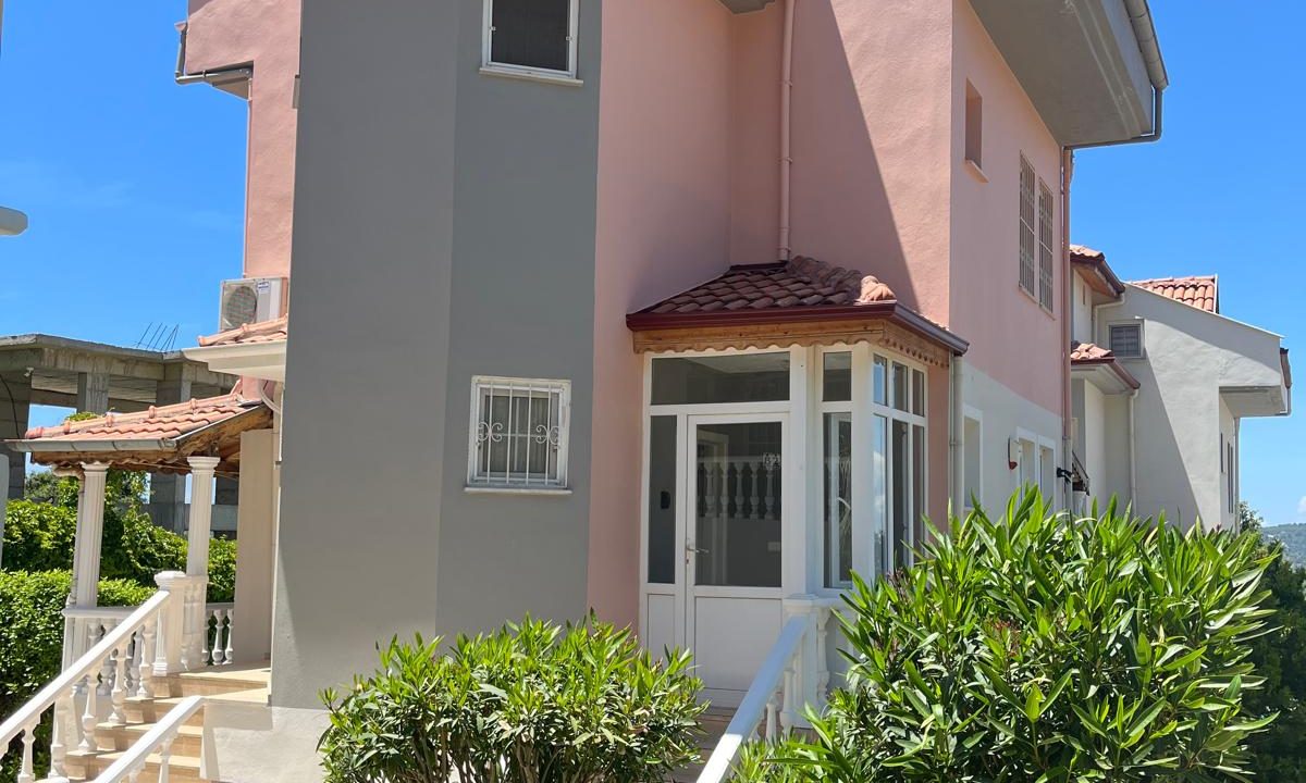 james sevan 2 bed apart.jpg2
