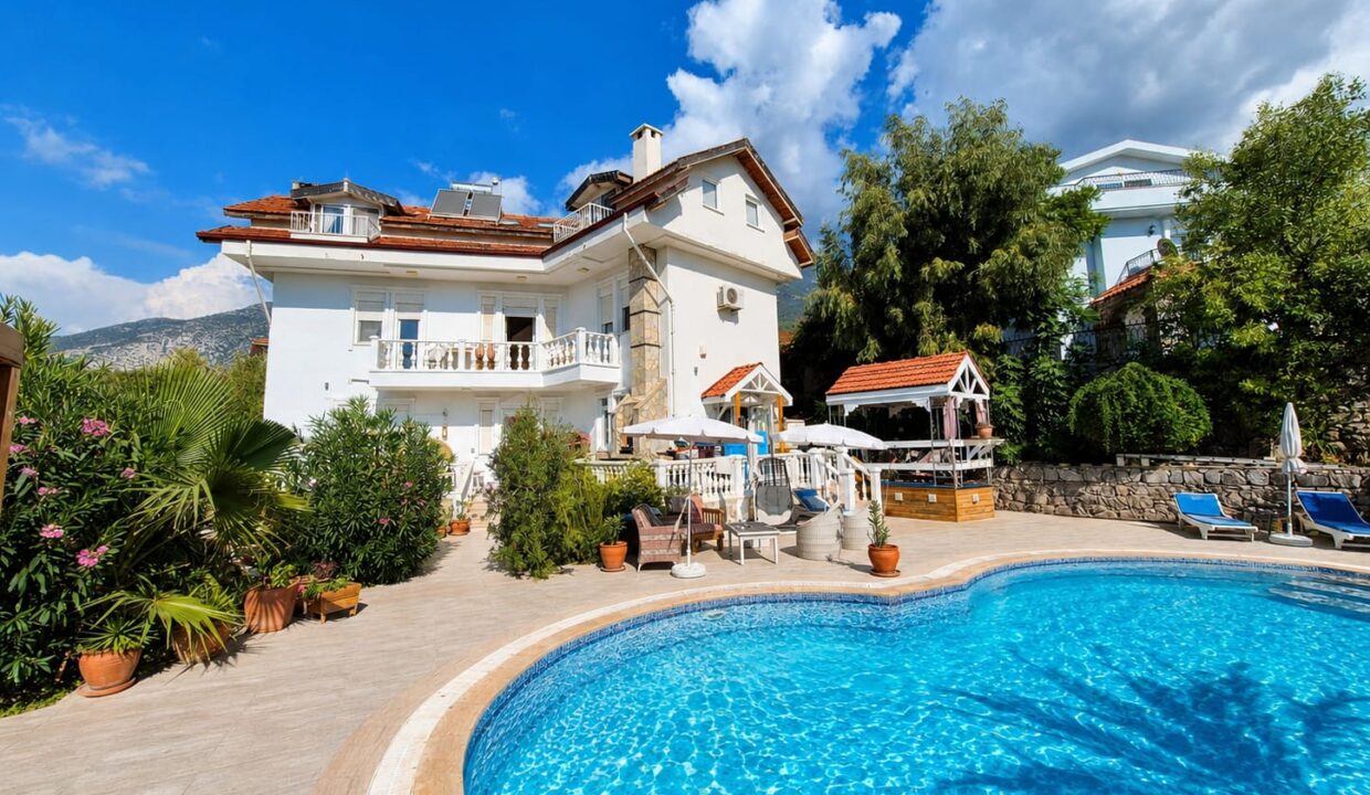 6 bedroom villa 1