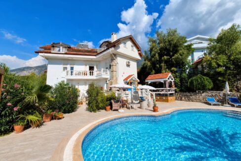 6 bedroom villa 1