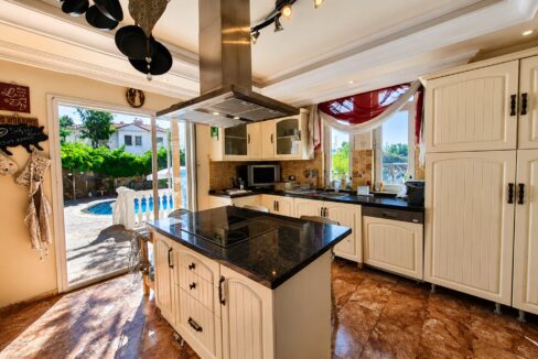 6 bedroom villa 10