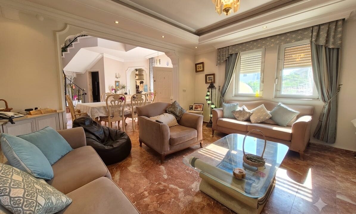 6 bedroom villa 12