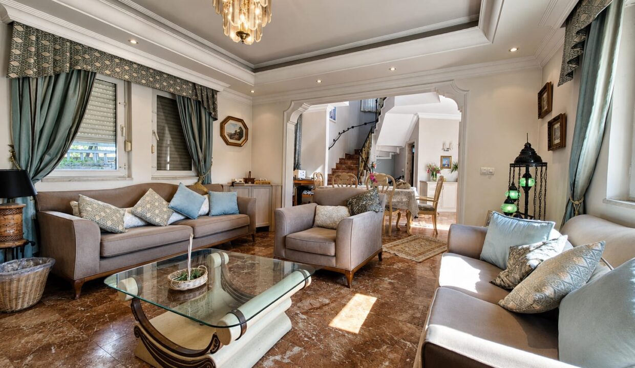 6 bedroom villa 13