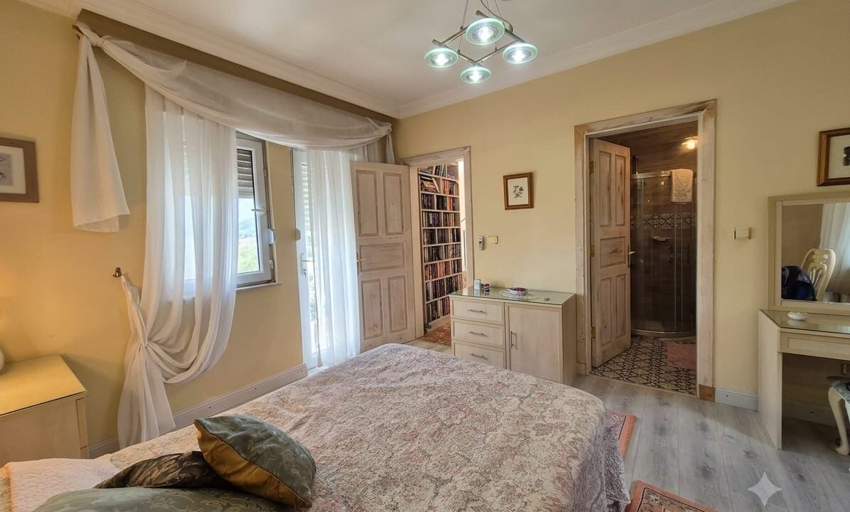6 bedroom villa 15