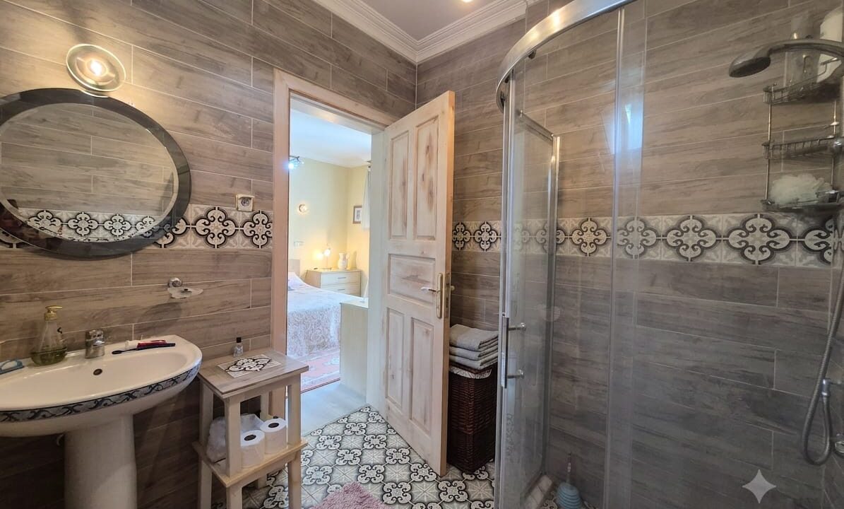 6 bedroom villa 17