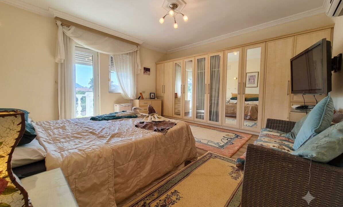 6 bedroom villa 19