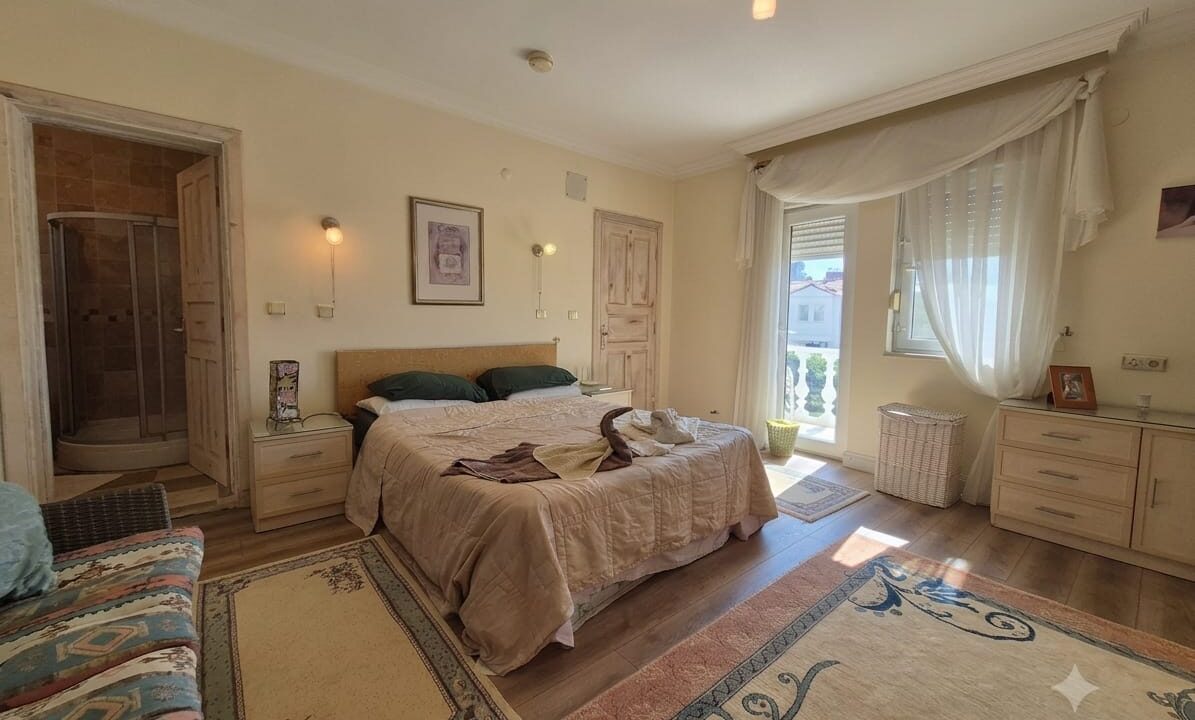 6 bedroom villa 20