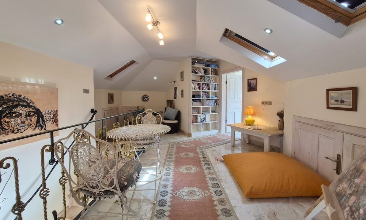 6 bedroom villa 24