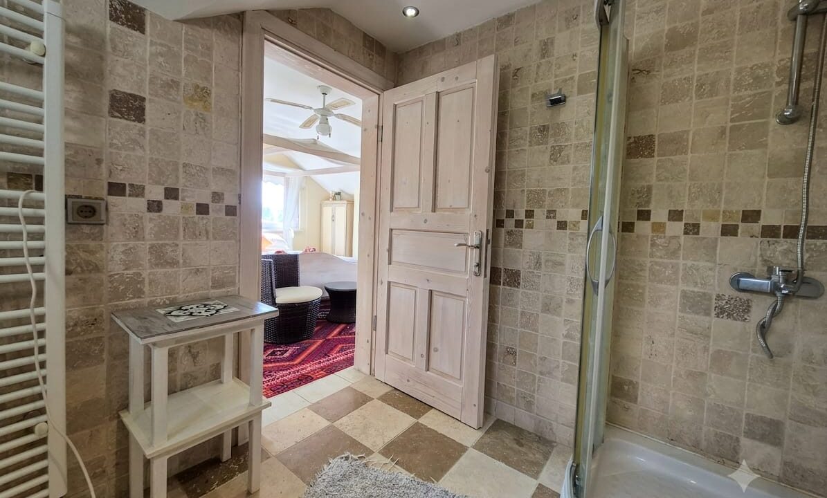 6 bedroom villa 26
