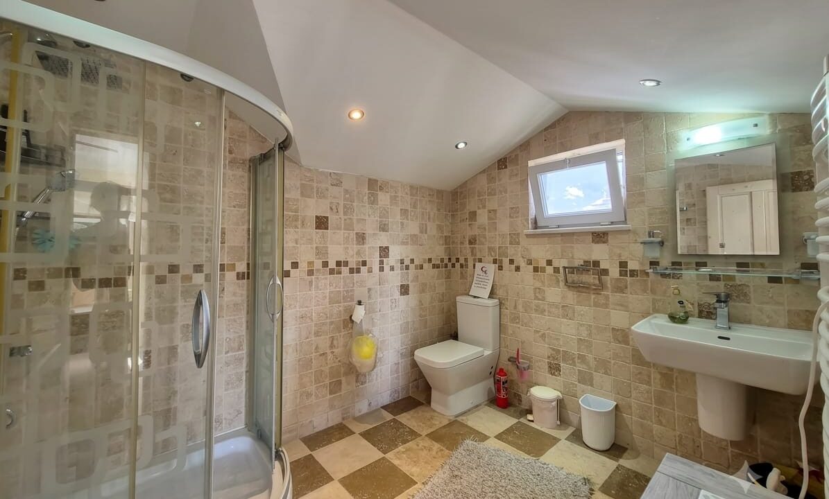6 bedroom villa 28