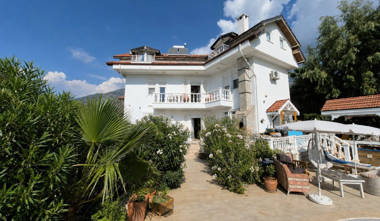 6 bedroom villa 3