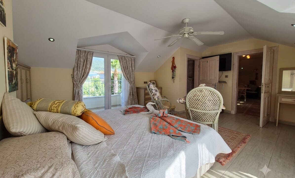 6 bedroom villa 30
