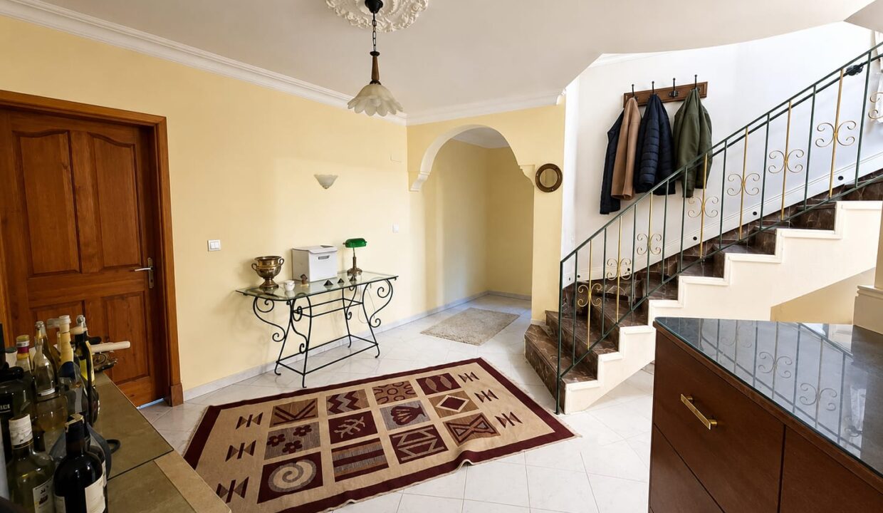 6 bedroom villa 33