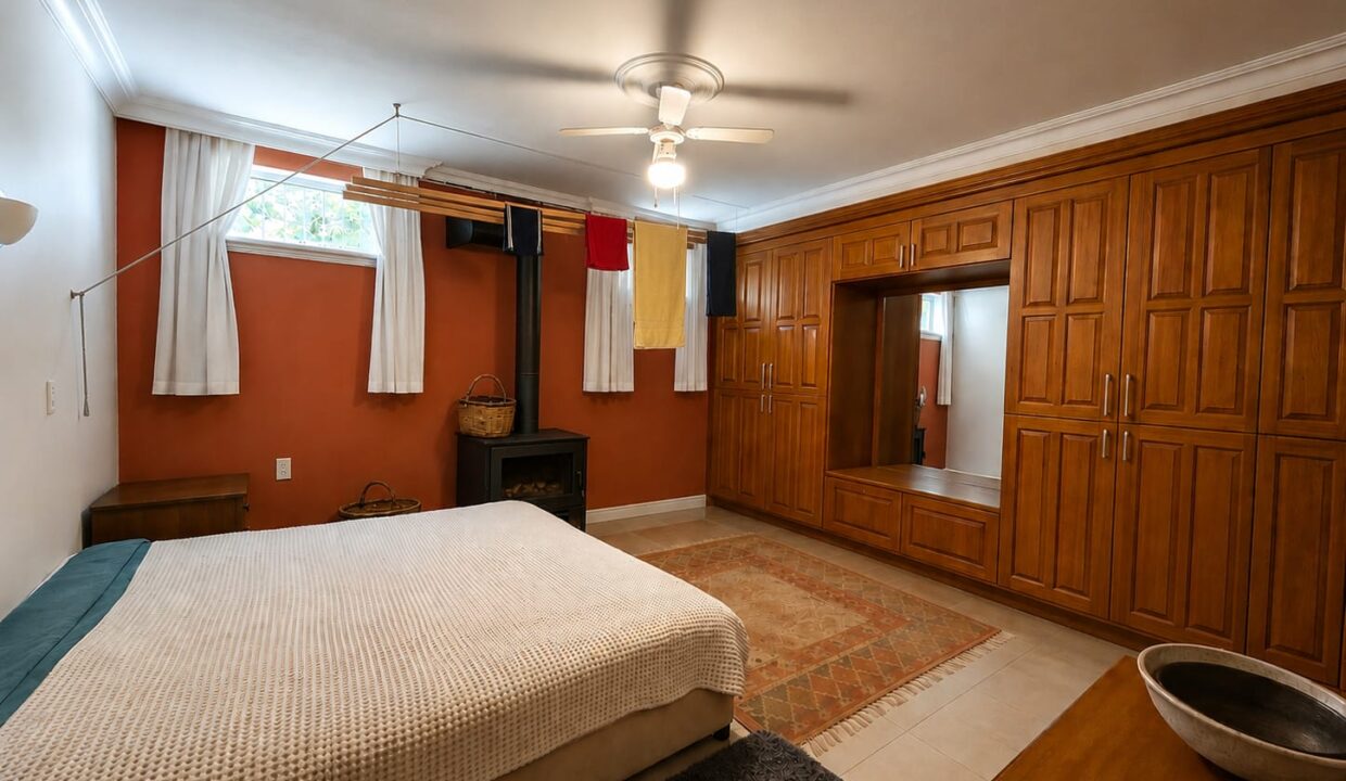 6 bedroom villa 35