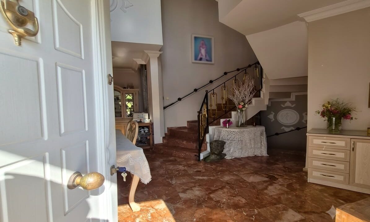6 bedroom villa 4