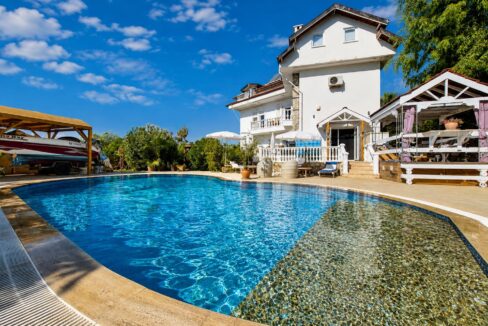 6 bedroom villa 5