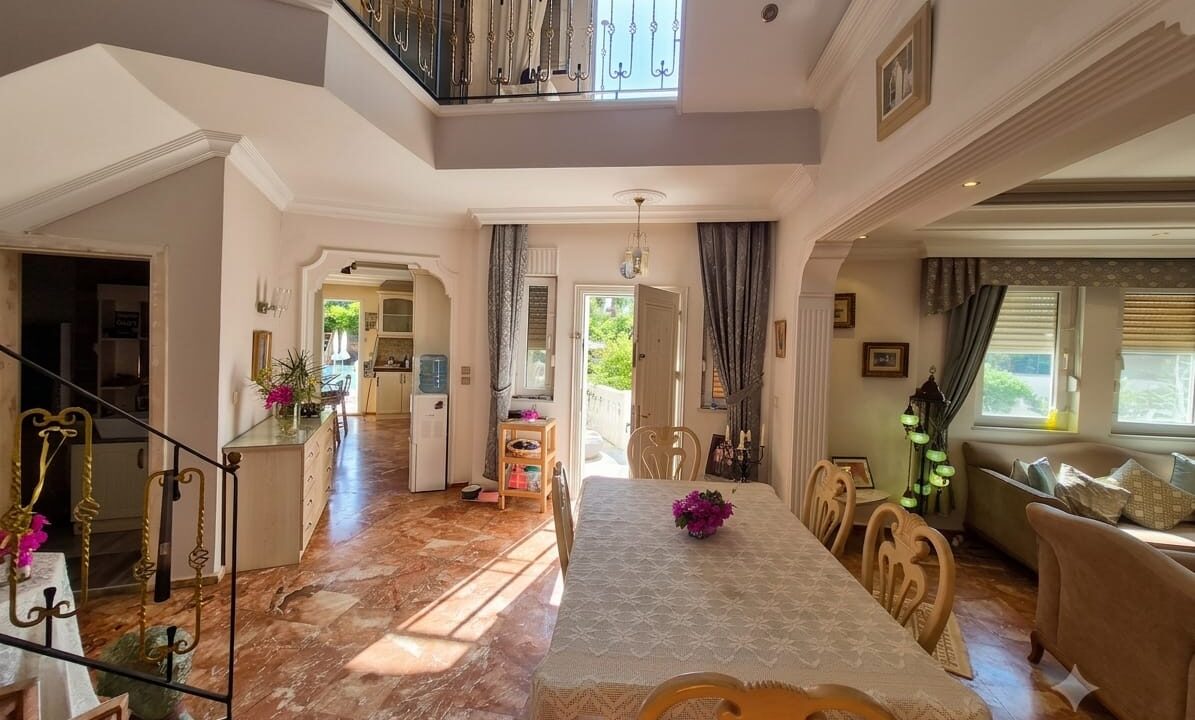6 bedroom villa 9