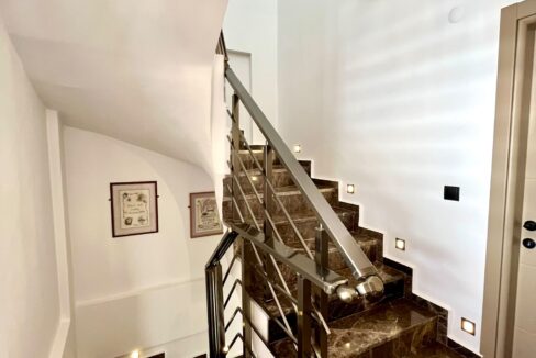 lez villa 25