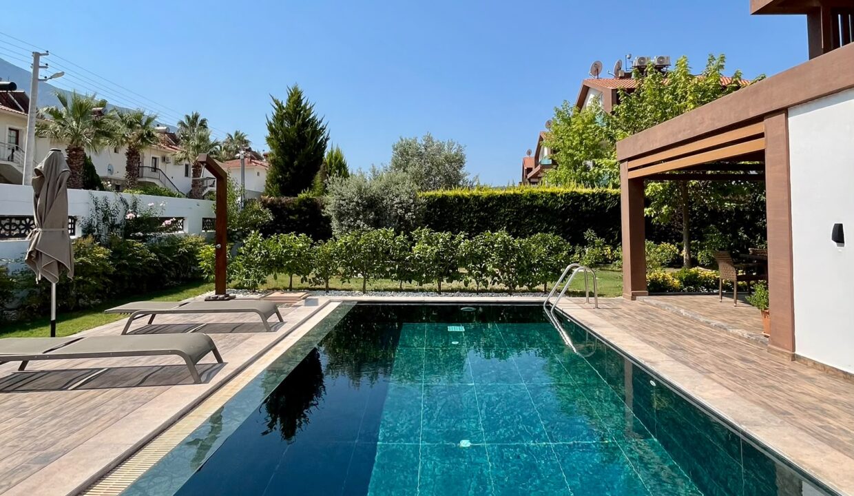 lez villa 8