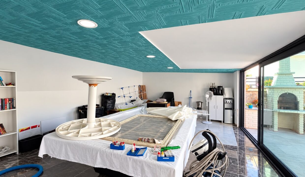 5 bed villa 10
