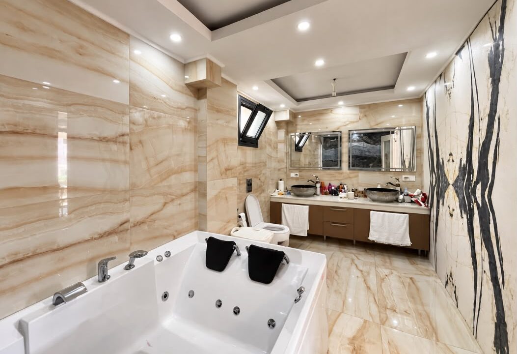 5 bed villa