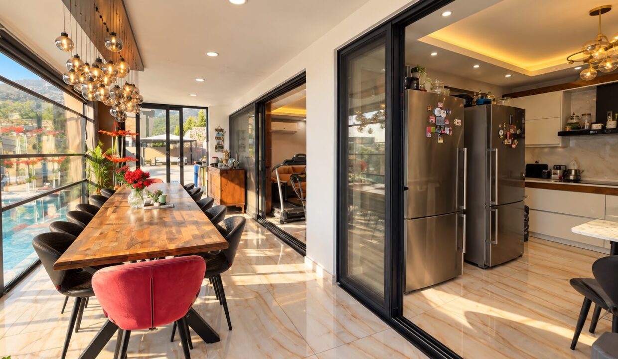 5 bed villa 12