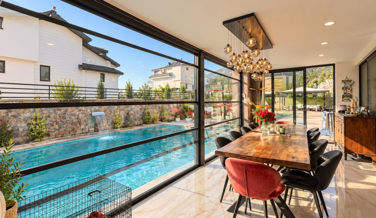 5 bed villa 13