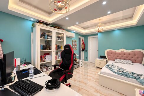 5 bed villa 19