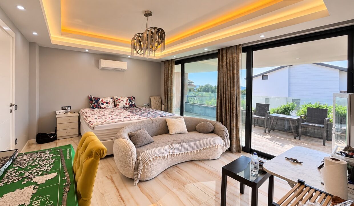 5 bed villa 26