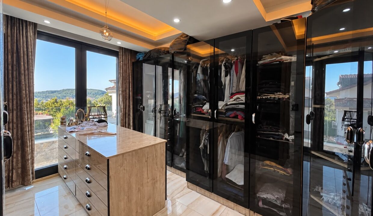 5 bed villa 28