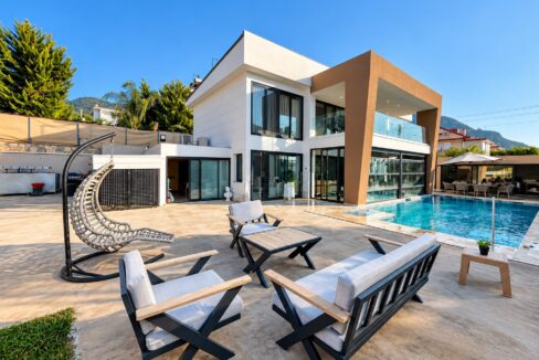 5 bed villa 4
