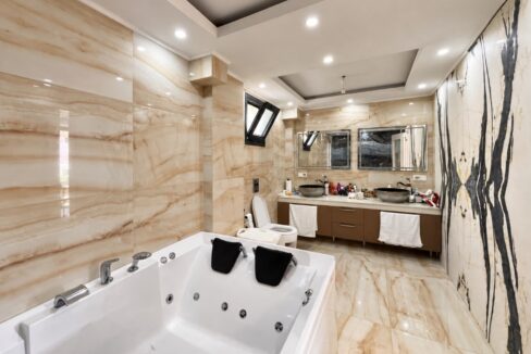 5 bed villa