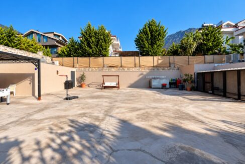 5 bed villa 5